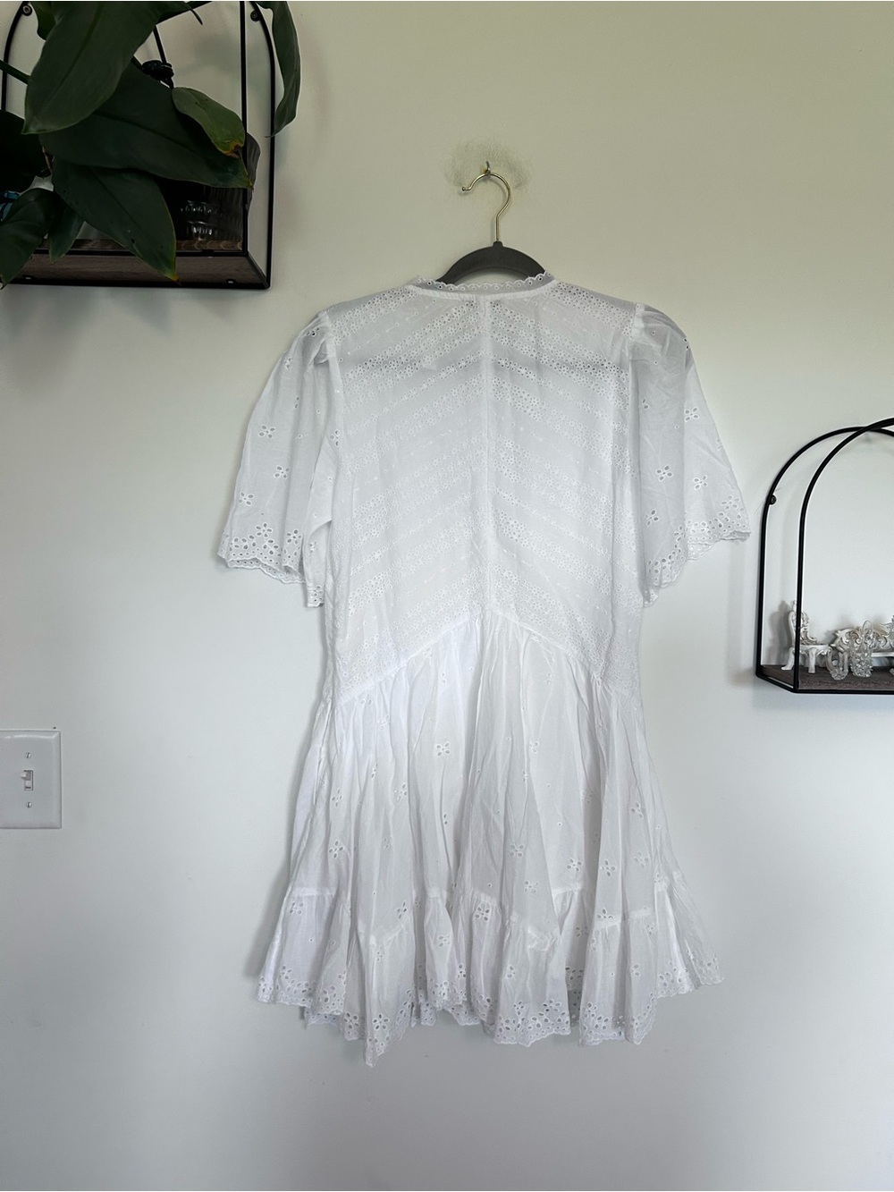 Madewell White Eyelet Flutter Sleeve Mini Dress in Cotton Size 2 - Picture 2 of 10